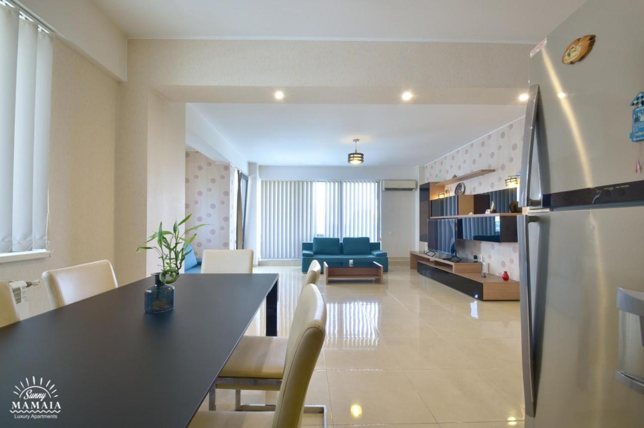 Sunny Luxury Apartment 2 Mamaia Buitenkant foto